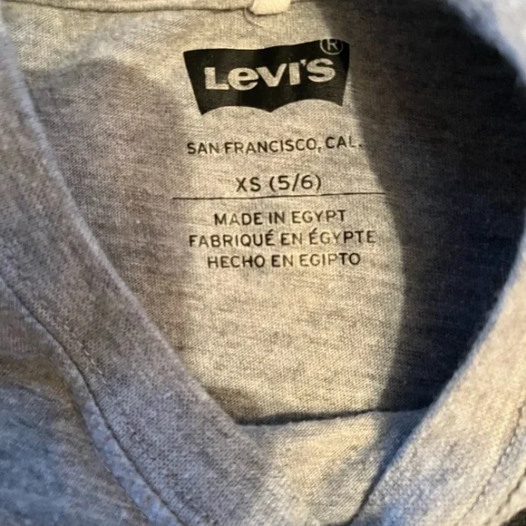Kids Levi's Light Gray Short Sleeve Crew Neck Tee - Picture 3 of 3